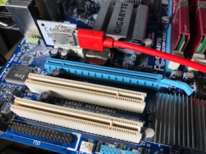 PCI Express ×1はPCI Express ×16に刺して使えるって本当！？